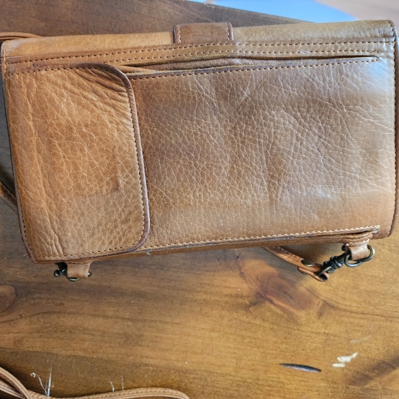 Boulder Ridge Brown Leather Women's Crossbody - Picture 3 of 7